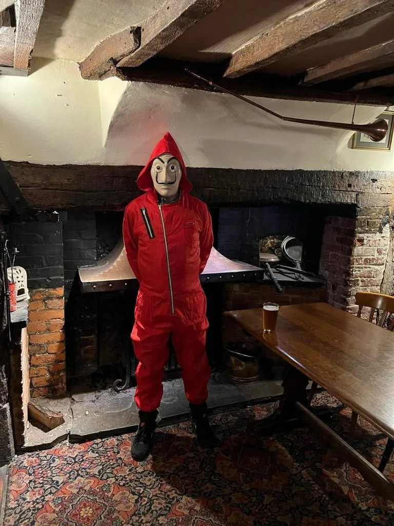 в Англії закрився найстаріший паб, якому було 1229 років в Англії закрився найстаріший паб, якому було 1229 років