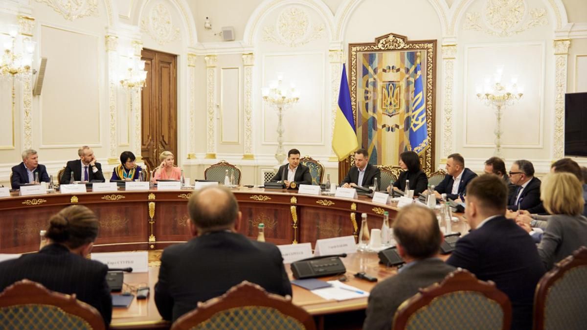 Усі розуміють, який у нас сусід, але це не має впливати на економіку, – Зеленський - Україна новини - 24 Канал Усі розуміють, який у нас сусід, але це не має впливати на економіку, – Зеленський - Україна новини - 24 Канал