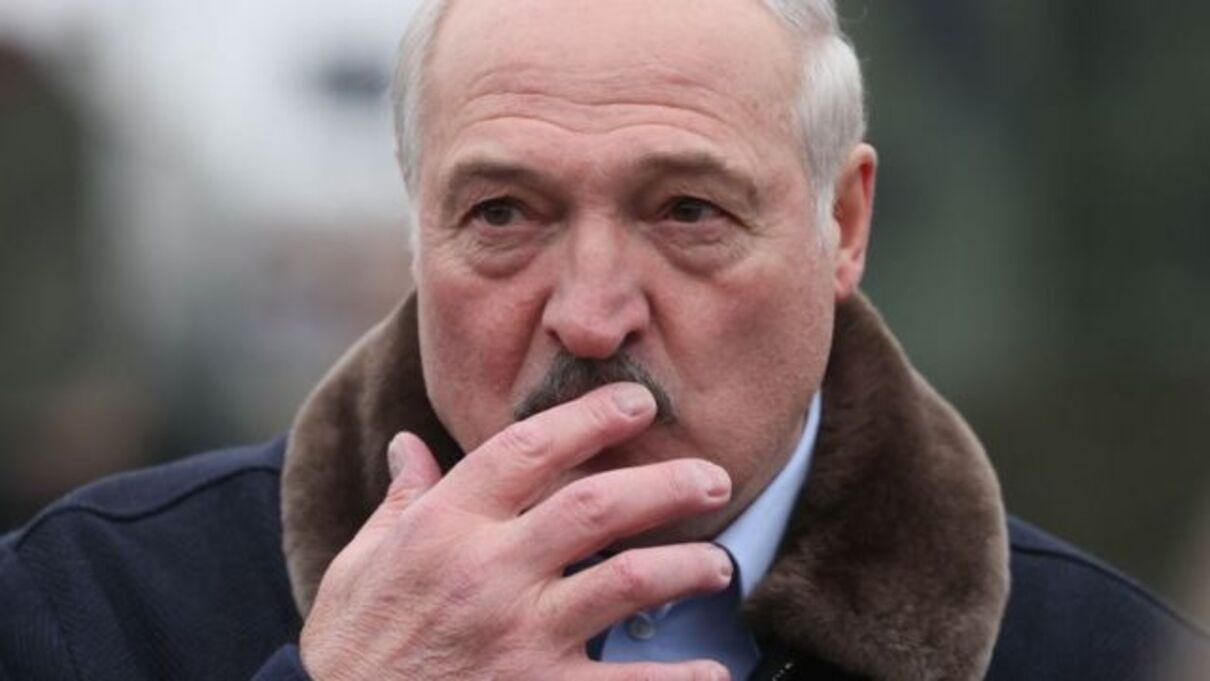 "Если сумасшедшие не устроят провокацию": Лукашенко заявил, что "горячей" войны не будет
