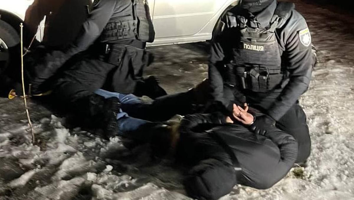 В Киеве задержали полицейских с Днепропетровщины, похитивших человека и требовавших деньги