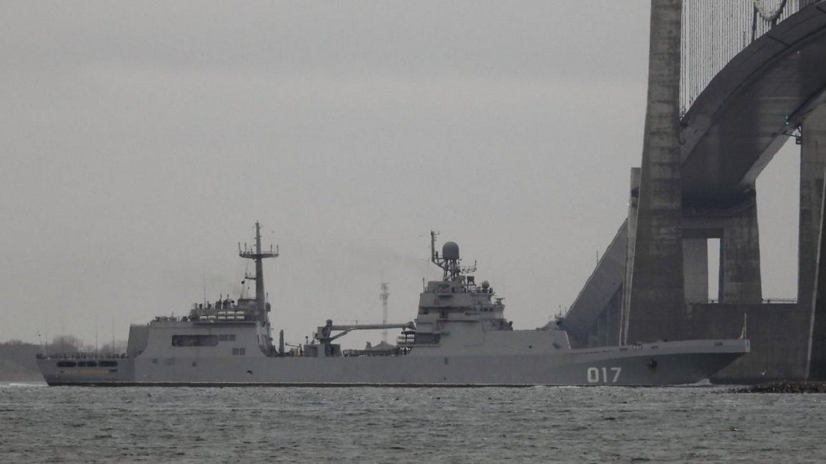 Не просто тиск, а агресія, – політолог про російські кораблі в Чорному морі - Новини Бердянська - 24 Канал