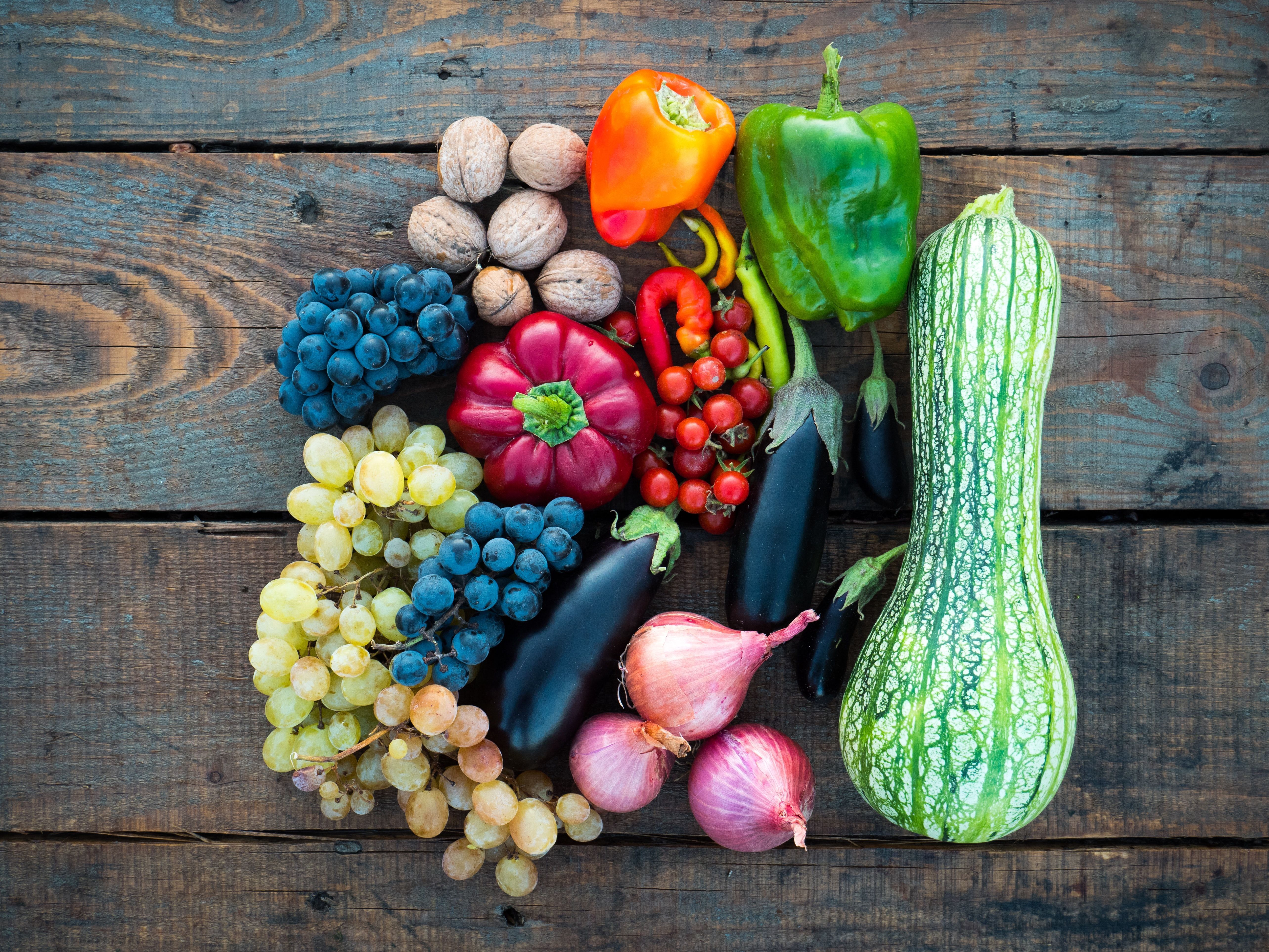 Продукти, які ми не замислюючись кладемо в холодильник, хоч не повинні