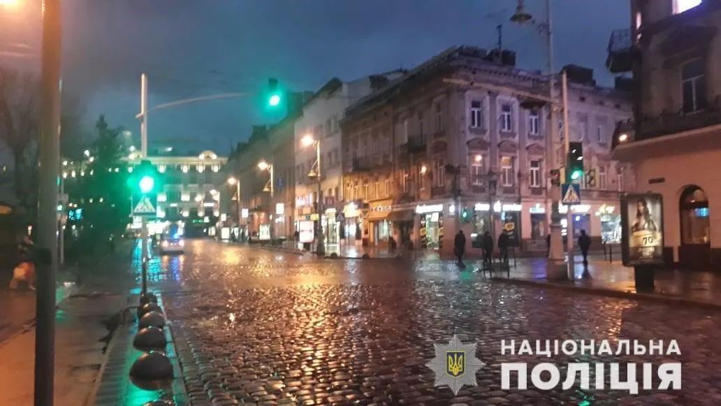 Збив 2 черниць у центрі Львова і втік: водієві маршрутки скоро оберуть покарання 