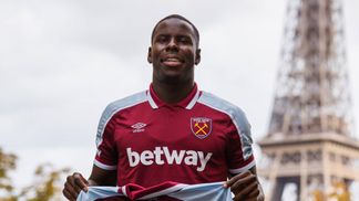 Футболисты Вест Хэма выразили недовольство из-за Зума: причина не в скандале с котом, а деньгах