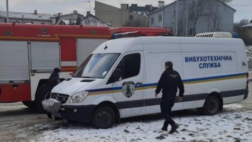 Львовская полиция ищет взрывчатку в ряде школ, детсадов и ТРЦ
