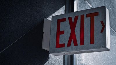 Немедленно уехать из Украины своих граждан попросили еще 3 страны – Канада, Латвия и Эстония