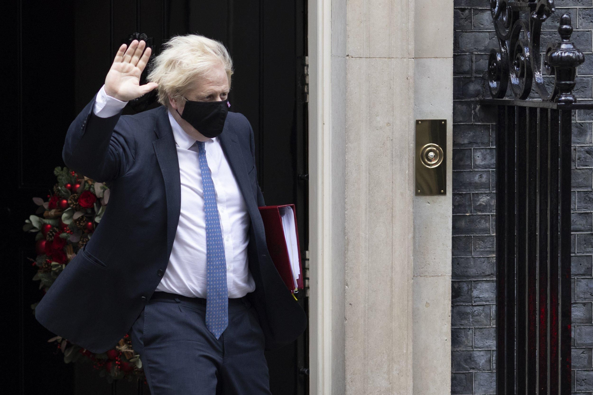 Поліція Лондона надіслала запит Джонсону через вечірки під час локдауну - 24 Канал Поліція Лондона надіслала запит Джонсону через вечірки під час локдауну - 24 Канал