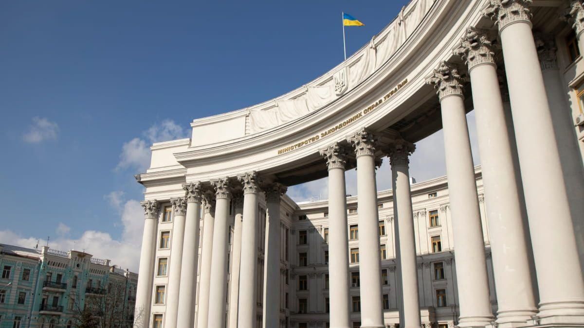 Загроза нападу Росії: в МЗС закликали українців зберігати спокій та не панікувати - Новини росії - 24 Канал Загроза нападу Росії: в МЗС закликали українців зберігати спокій та не панікувати - Новини росії - 24 Канал