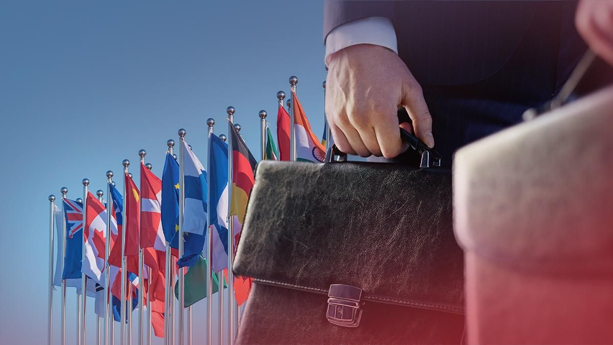 Ставки растут: почему на самом деле иностранцев призвали уехать из Украины Ставки растут: почему на самом деле иностранцев призвали уехать из Украины