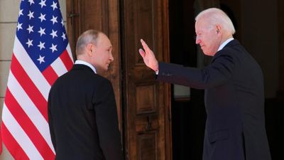 Питання України: Байден поговорив з Путіним, а Макрон зі Зеленським – головні новини 12 лютого