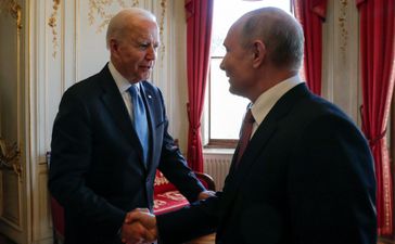 "Потрібно уникнути найгіршого сценарію": у Кремлі розповіли про перемовини Байдена та Путіна