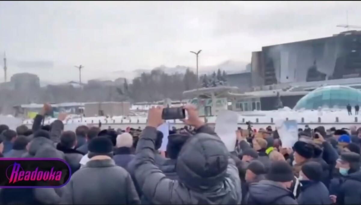 У Казахстані згадують загиблих протестах: в Алмати люди зібралися на мітинг і висунули вимоги - 24 Канал