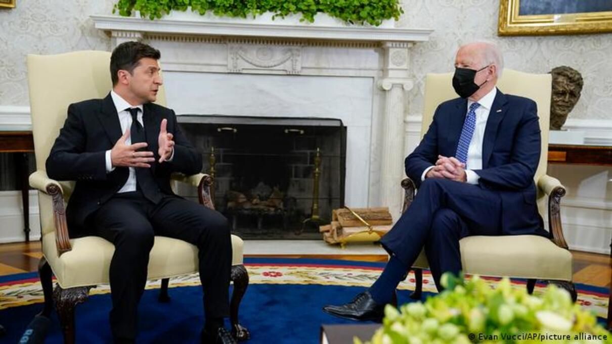 Зеленский 13 февраля обсудит с Байденом ситуацию безопасности в Украине Зеленский 13 февраля обсудит с Байденом ситуацию безопасности в Украине