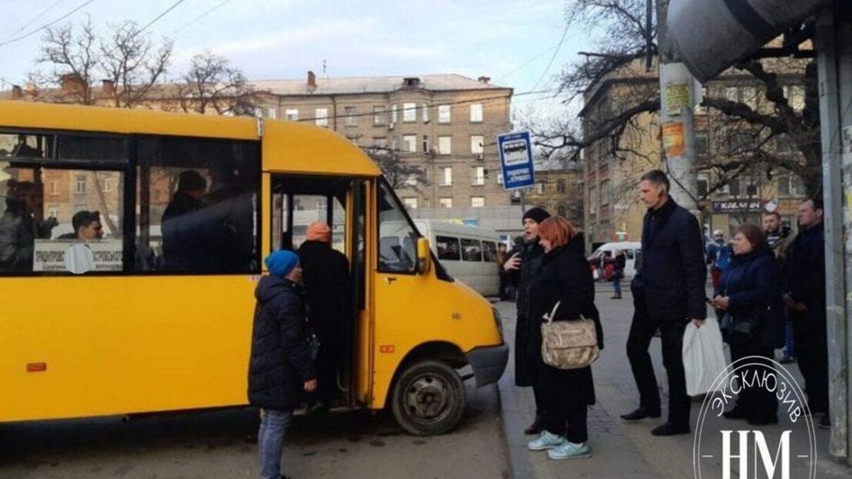 В Днепре водитель автобуса потерял сознание за рулем и впал в кому В Днепре водитель автобуса потерял сознание за рулем и впал в кому