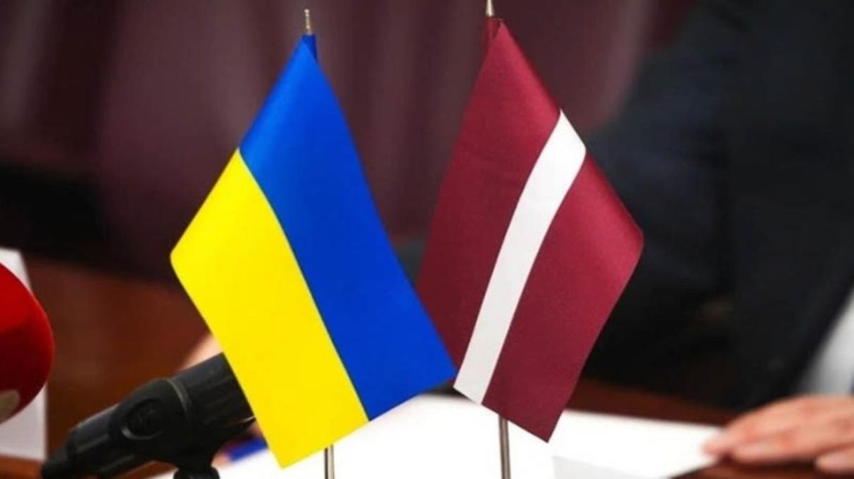 Сім'ї співробітників посольства Латвії залишили Україну - 24 Канал Сім'ї співробітників посольства Латвії залишили Україну - 24 Канал
