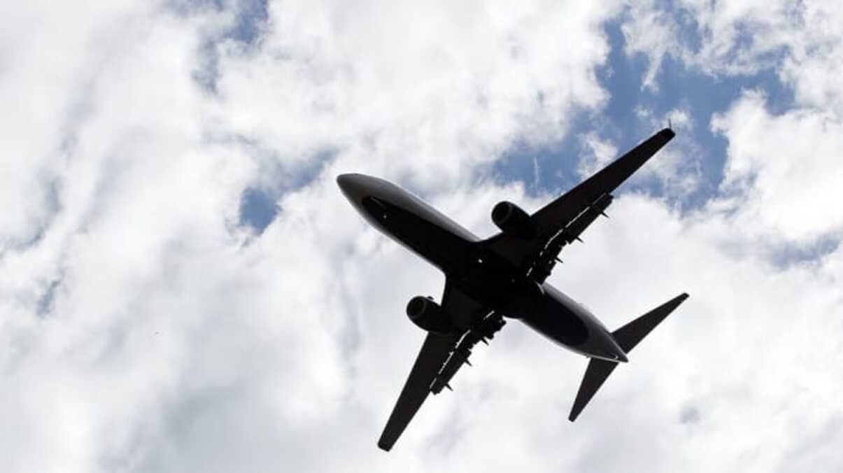 Несколько олигархов вылетели из Украины чартерными рейсами, – СМИ