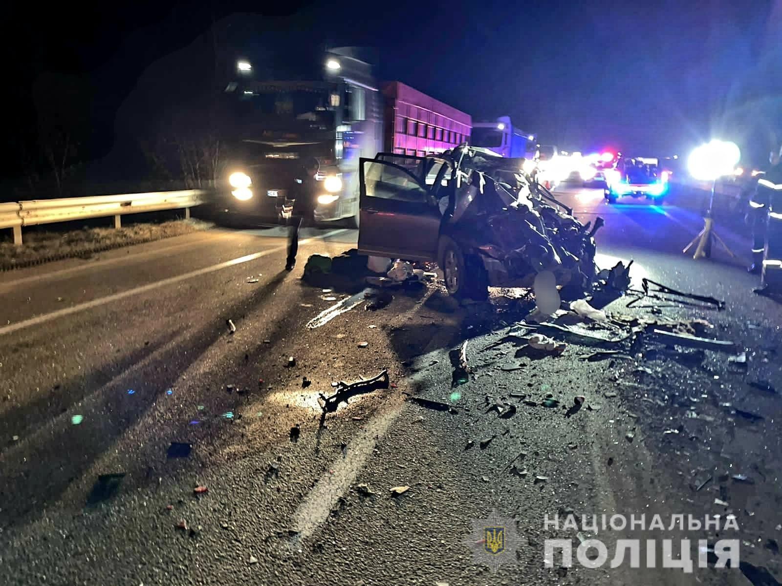 На Николаевщине столкнулись грузовик и внедорожник: погибли 5 человек