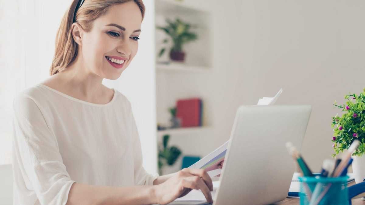 Вчителям закупили більше ноутбуків, ніж планувалося: Шкарлет оприлюднив дані - Україна новини - Освіта Вчителям закупили більше ноутбуків, ніж планувалося: Шкарлет оприлюднив дані - Україна новини - Освіта