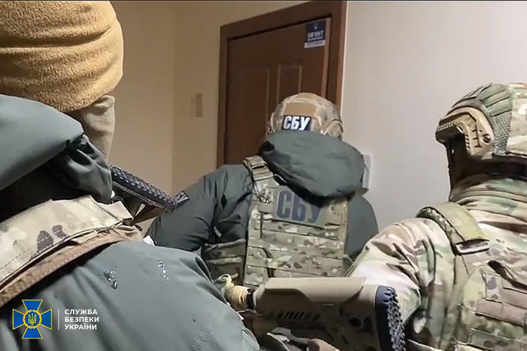 Захопили держоб'єкт на Прикарпатті: СБУ знешкодила злочинне угруповання - Новини Івано-Франківська сьогодні - 24 Канал Захопили держоб'єкт на Прикарпатті: СБУ знешкодила злочинне угруповання - Новини Івано-Франківська сьогодні - 24 Канал