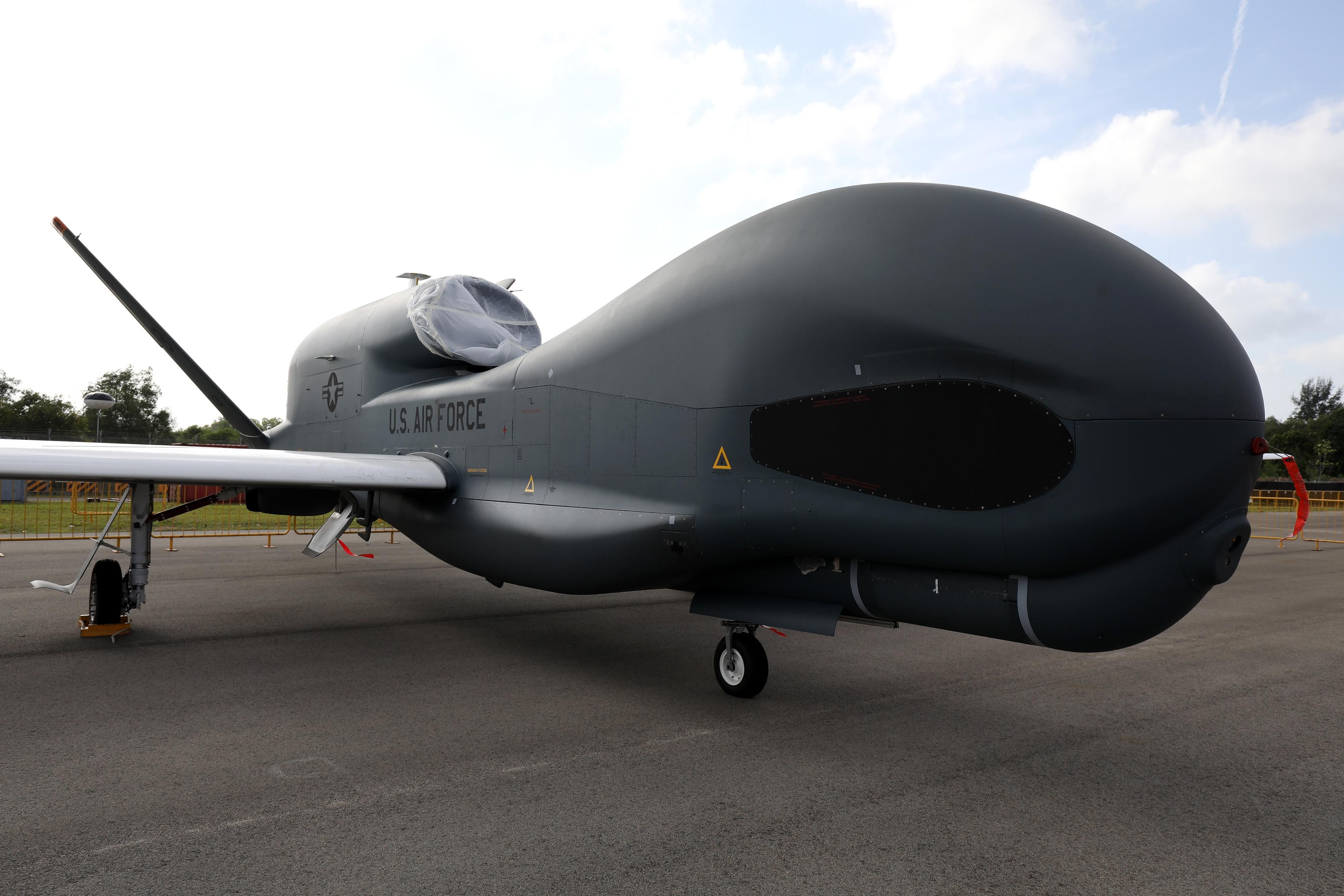 Розвідувальний безпілотник США патрулює небо над Україною: який маршрут - Новини світу - 24 Канал Розвідувальний безпілотник США патрулює небо над Україною: який маршрут - Новини світу - 24 Канал