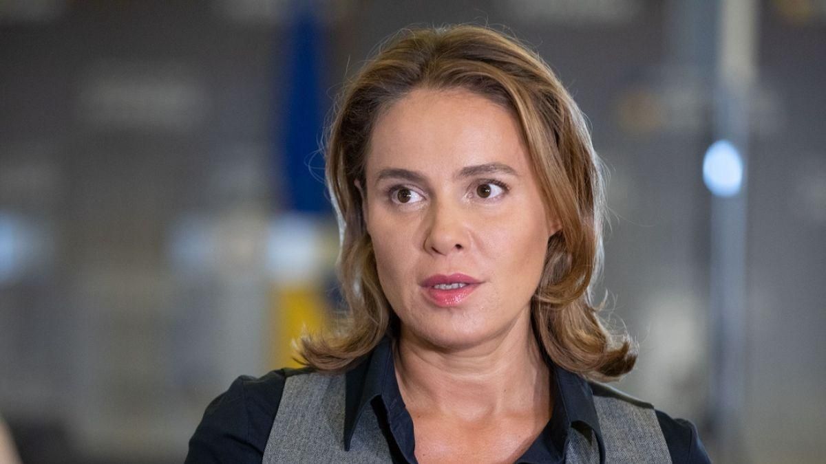 За кордон вже виїхали понад 20 нардепів: перелік - 24 Канал За кордон вже виїхали понад 20 нардепів: перелік - 24 Канал