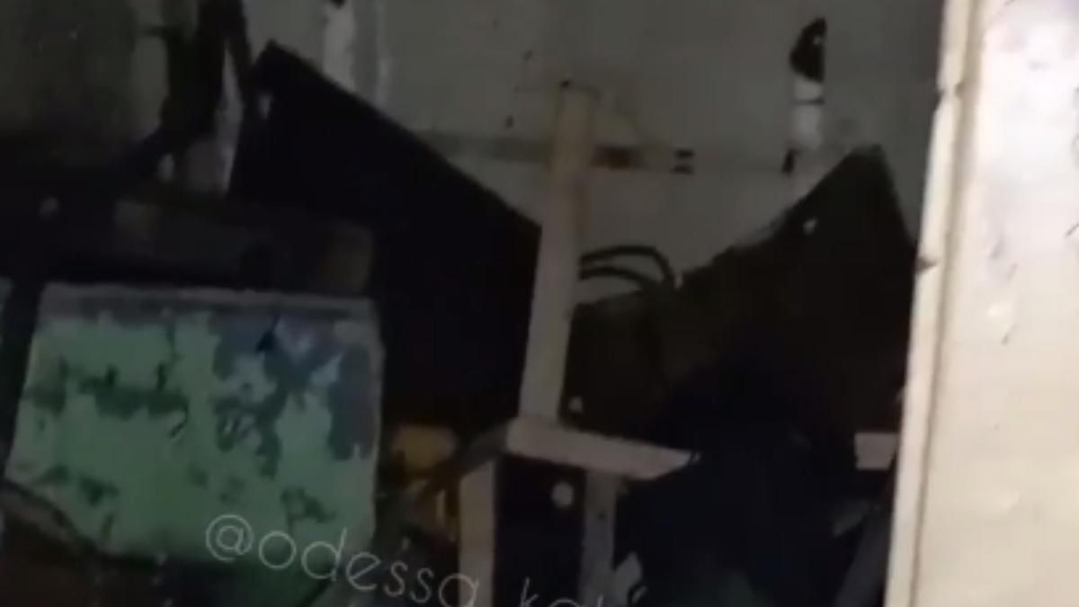 Одеські моряки повідомили про вибух на судні: у мережу виклали відео наслідків - Україна новини - Одеса Одеські моряки повідомили про вибух на судні: у мережу виклали відео наслідків - Україна новини - Одеса