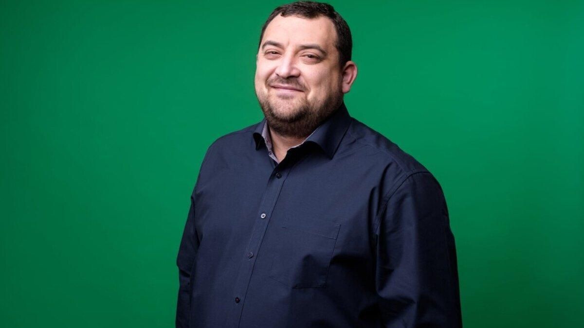 "Слуга" Кузьминых попросил отвод судьи, а пока длился перерыв – сбежал из суда "Слуга" Кузьминых попросил отвод судьи, а пока длился перерыв – сбежал из суда