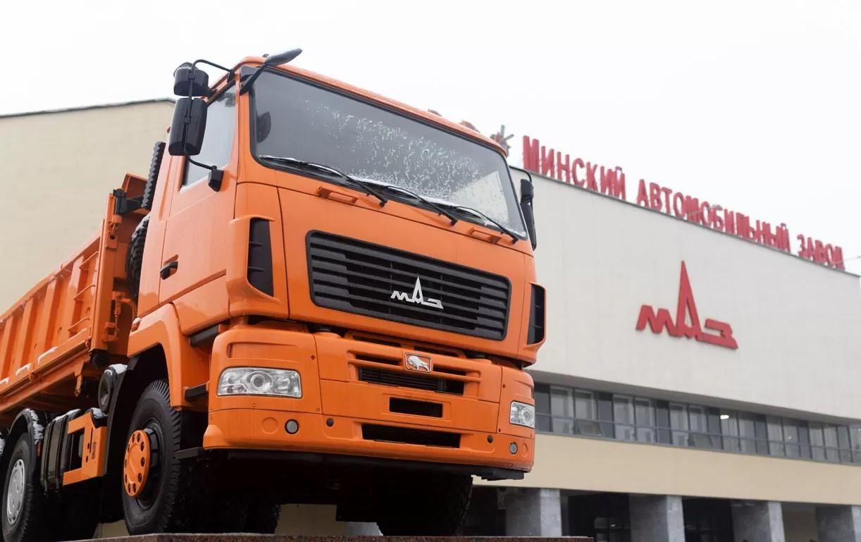 Белорусские производители грузовиков МАЗ и БелАЗ придумали, как обойти украинские санкции Белорусские производители грузовиков МАЗ и БелАЗ придумали, как обойти украинские санкции