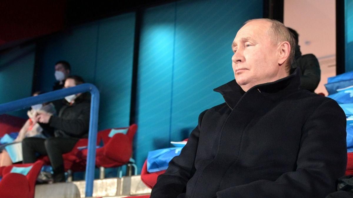Кабинет-близнец и дезинфекция в тоннеле: СМИ рассказали, как подпускают людей к Путину