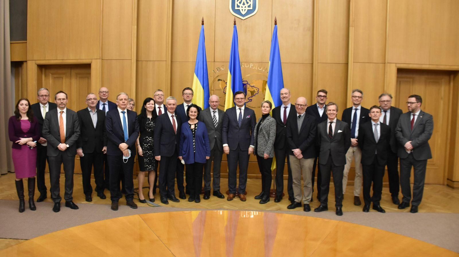 Посольства всіх членів Євросоюзу продовжують працювати в Києві - 24 Канал Посольства всіх членів Євросоюзу продовжують працювати в Києві - 24 Канал