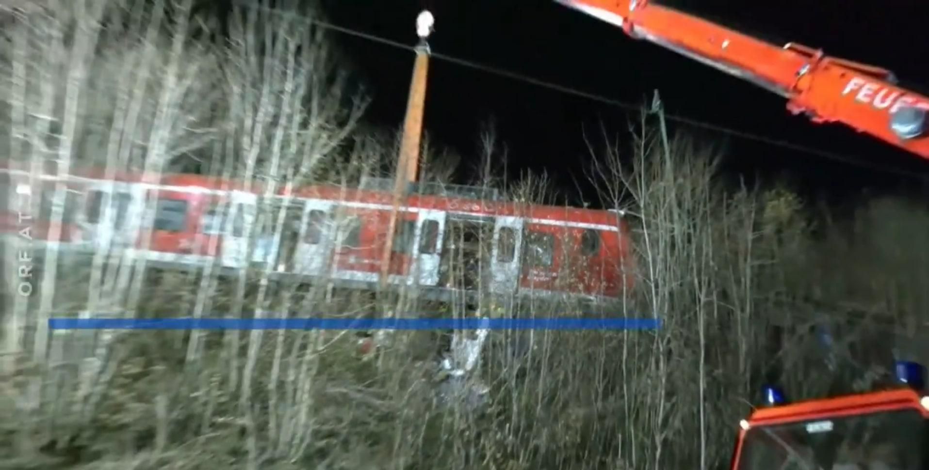 Два потяги зіткнулися у Німеччині: постраждали майже 20 людей, є жертва - 24 Канал Два потяги зіткнулися у Німеччині: постраждали майже 20 людей, є жертва - 24 Канал