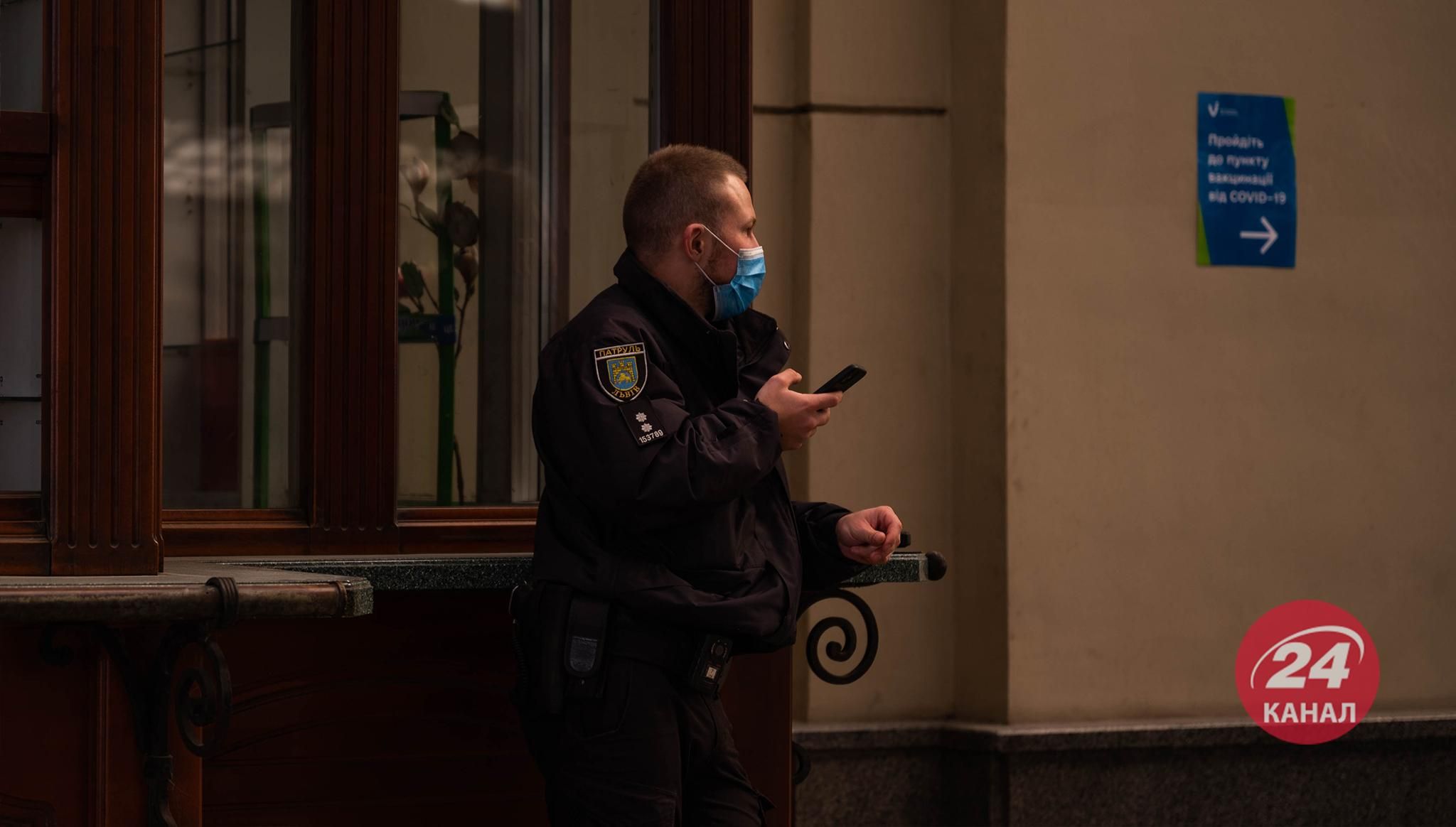 Паника вокруг эскалации: Монастырский рассказал, как полиция будет бороться с мародерством