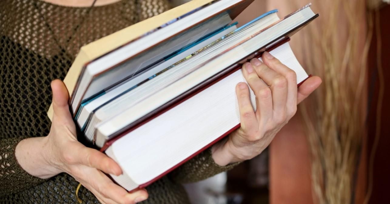 Мільярд гривень лише на книжки: на що українці витрачають гроші за вакцинацію - Україна новини - Освіта Мільярд гривень лише на книжки: на що українці витрачають гроші за вакцинацію - Україна новини - Освіта