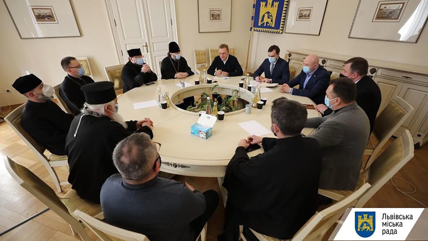 Львовские храмы готовы принимать переселенцев в случае вторжения России Львовские храмы готовы принимать переселенцев в случае вторжения России