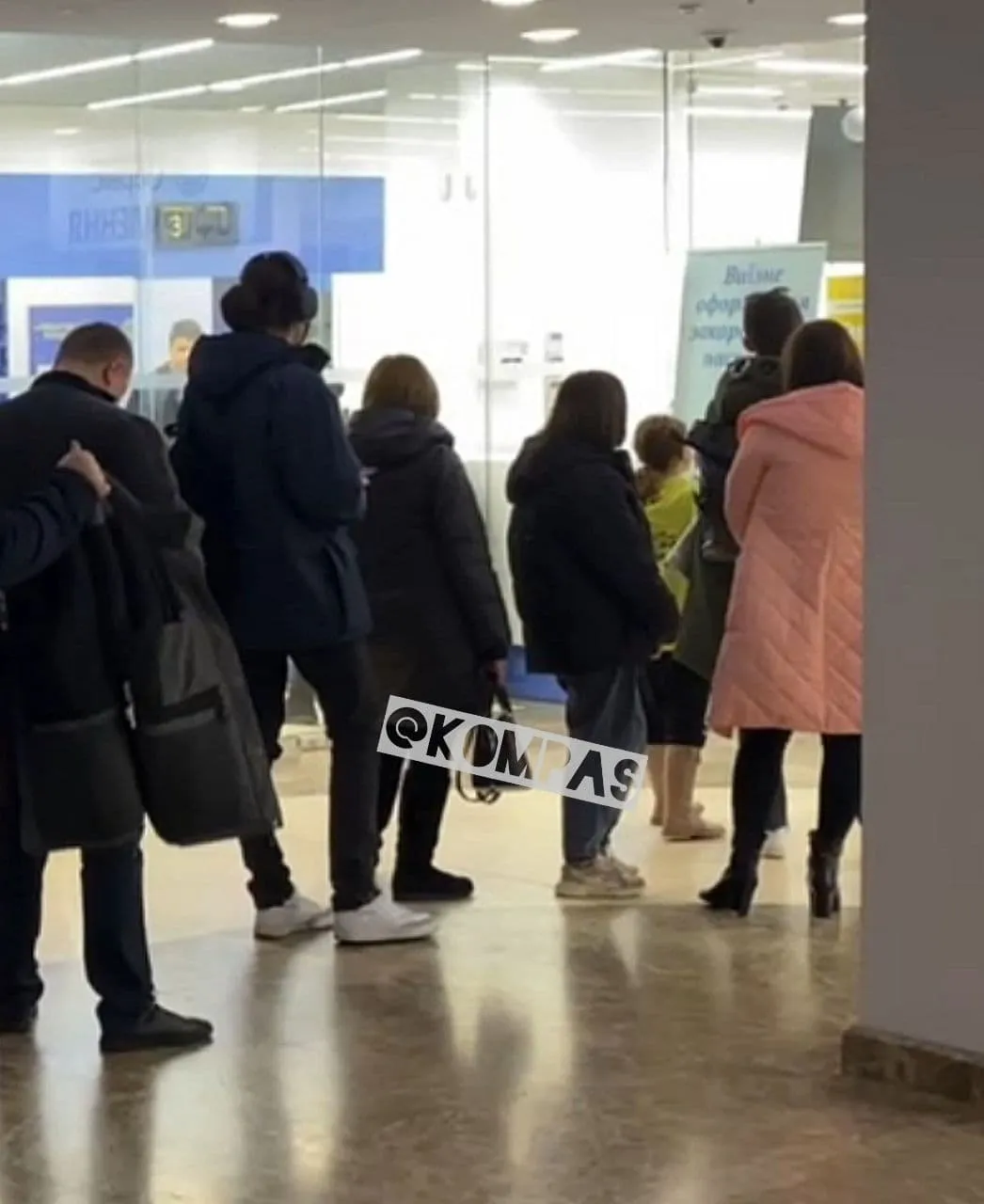 В Одесі шалені черги за закордонними паспортами В Одесі шалені черги за закордонними паспортами