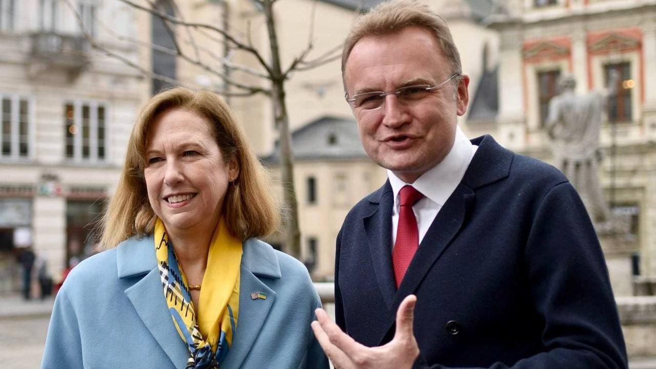 Для нас це честь, – Садовий зустрів представницю посольства США, яке переїхало до Льова - Новини Львова - Львів Для нас це честь, – Садовий зустрів представницю посольства США, яке переїхало до Льова - Новини Львова - Львів