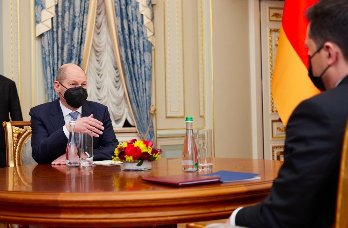 Санкции обсуждаются кулуарно, а Германия наблюдает: эксперт оценил тактику Шольца Санкции обсуждаются кулуарно, а Германия наблюдает: эксперт оценил тактику Шольца