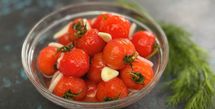 Мариновані помідори нашвидкуруч: сімейний рецепт Лізи Глінської