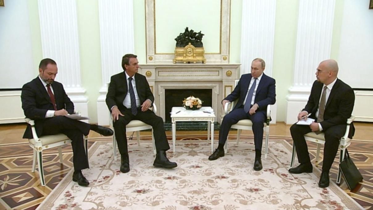 Без огромного стола: Путин подпустил к себе "антиваксера" Болсонару