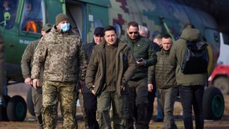 Зеленский проверил военные учения ВСУ на границе с Беларусью Зеленский проверил военные учения ВСУ на границе с Беларусью