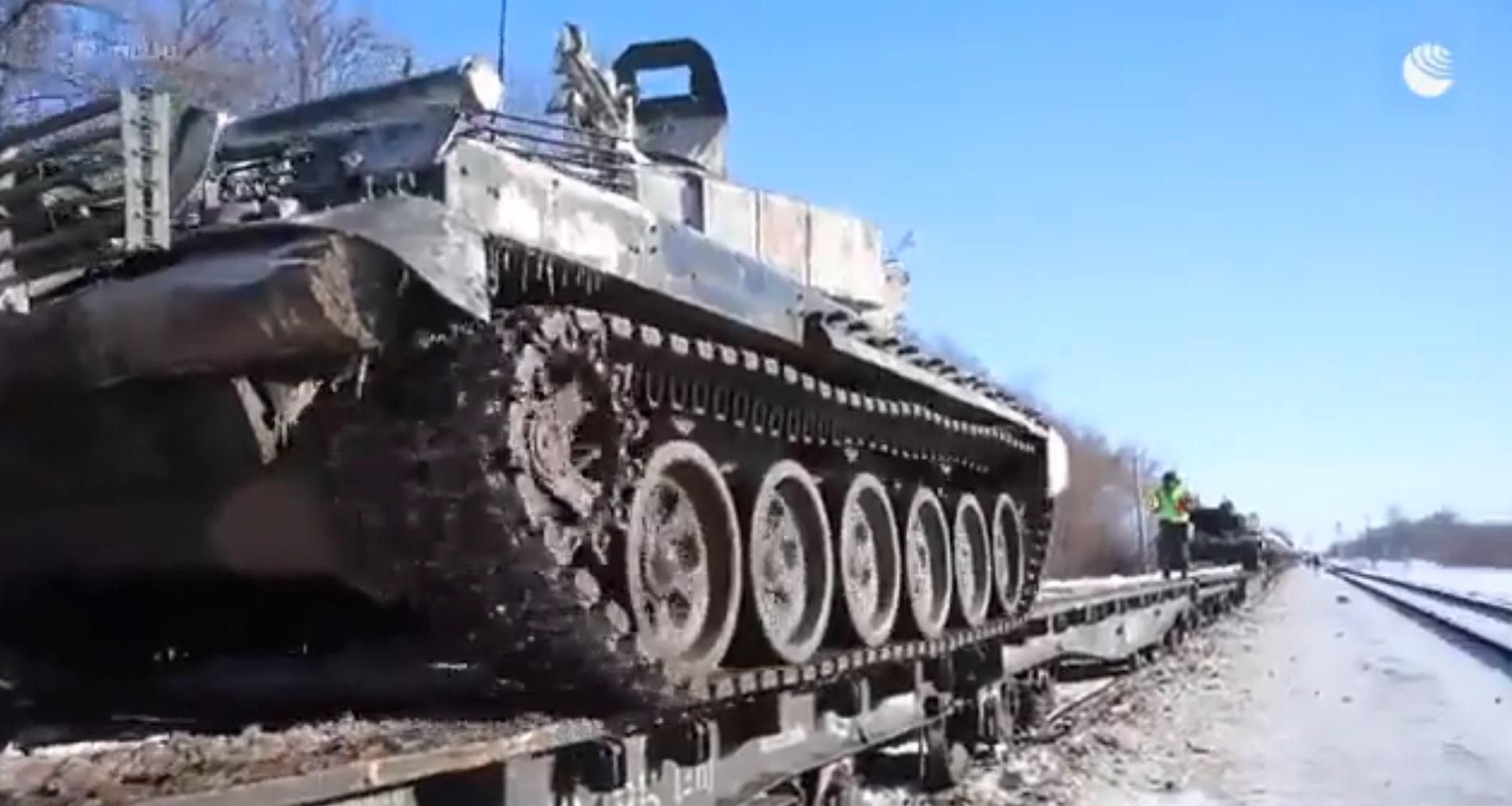 Росія показала відео, на якому буцімто забирає танки з-під кордонів України - Новини Росії і України - 24 Канал Росія показала відео, на якому буцімто забирає танки з-під кордонів України - Новини Росії і України - 24 Канал