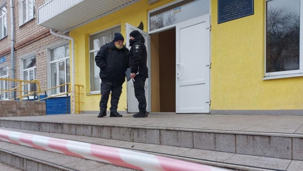 У Харкові "замінували" усі школи міста: діти продовжили навчатися - Україна новини - Харків У Харкові "замінували" усі школи міста: діти продовжили навчатися - Україна новини - Харків