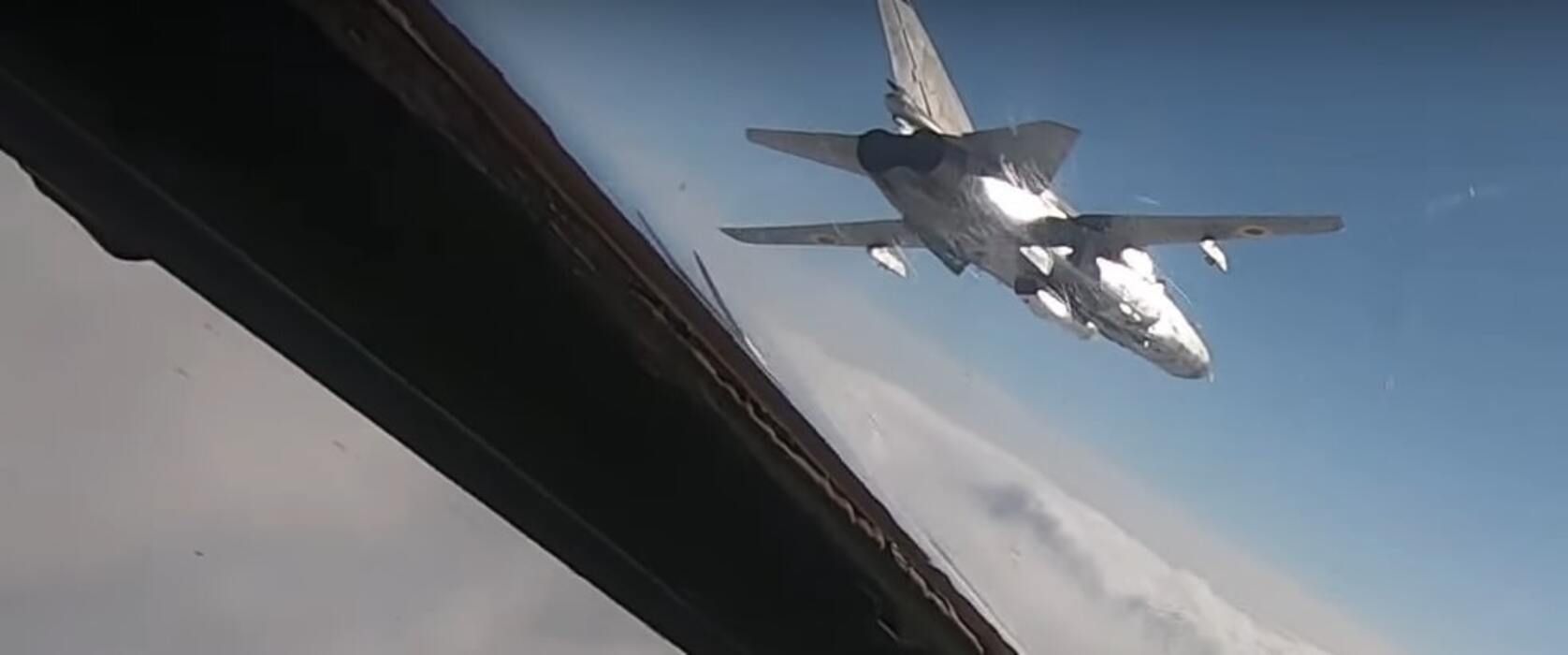 Удар по танковым колоннам: в ВСУ показали видео учений боевой авиации "Метель-2022" Удар по танковым колоннам: в ВСУ показали видео учений боевой авиации "Метель-2022"