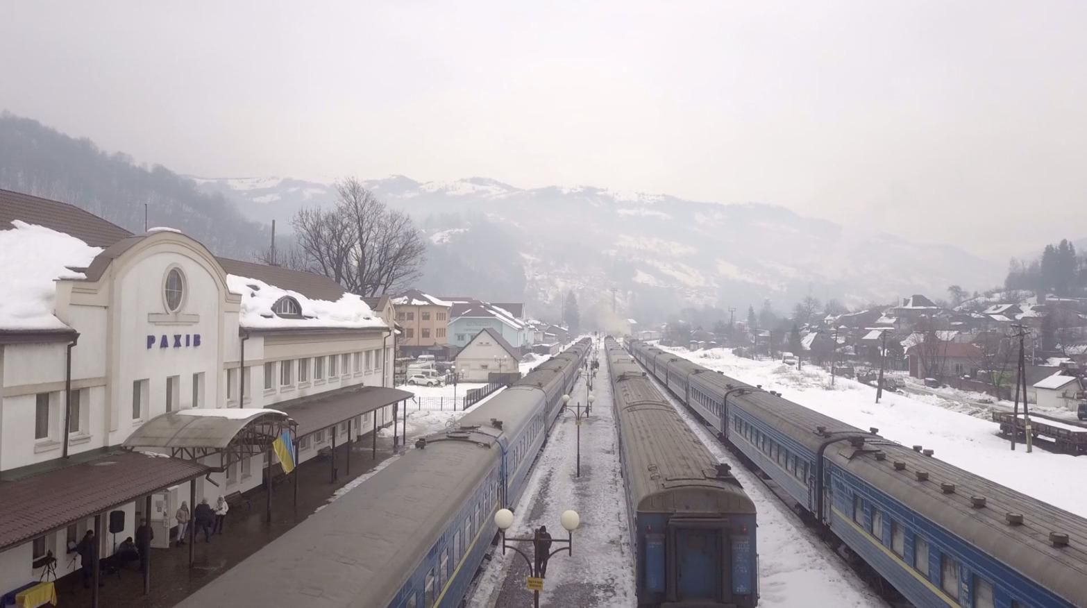 Самый длинный маршрут в Украине: из Рахова в Мариуполь отправился Поезд единения – первые кадры