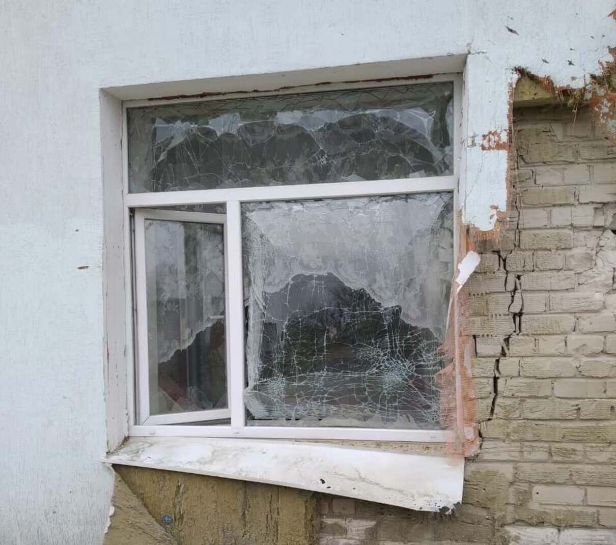 Уважно стежать: в ЄС відреагували на обстріли Станиці Луганської - 24 Канал Уважно стежать: в ЄС відреагували на обстріли Станиці Луганської - 24 Канал