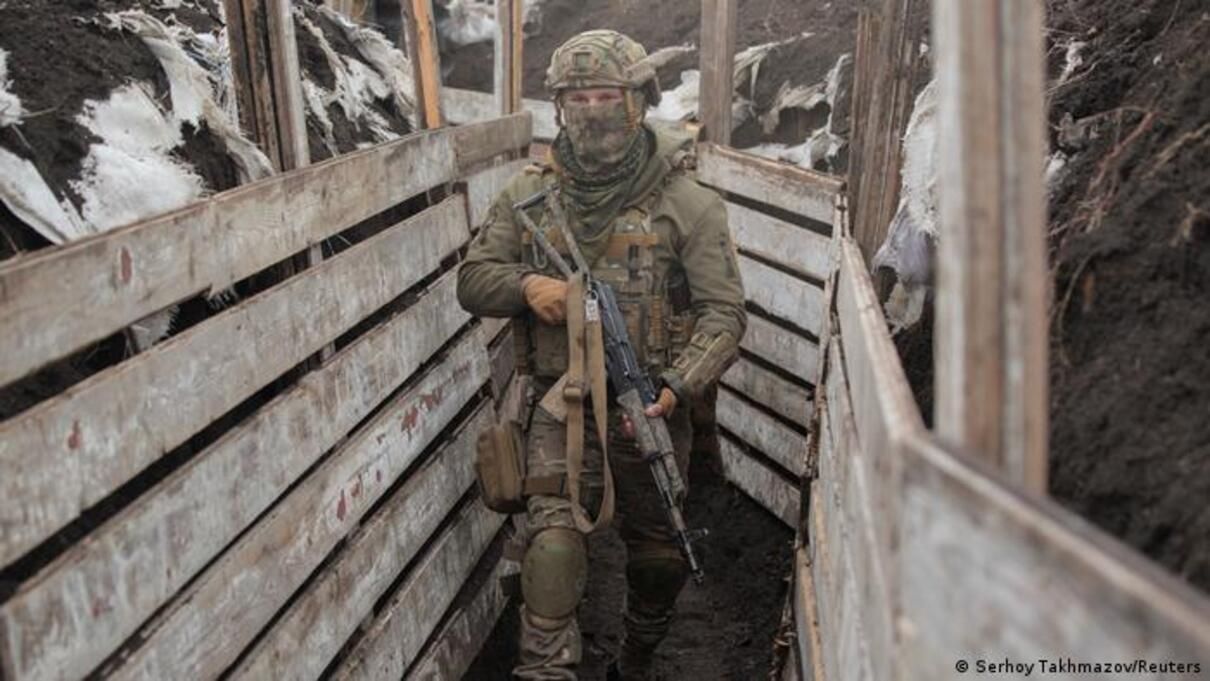 Кількість обстрілів бойовиків значно зросла: поранені 2 військових та 2 цивільних - Україна новини - 24 Канал