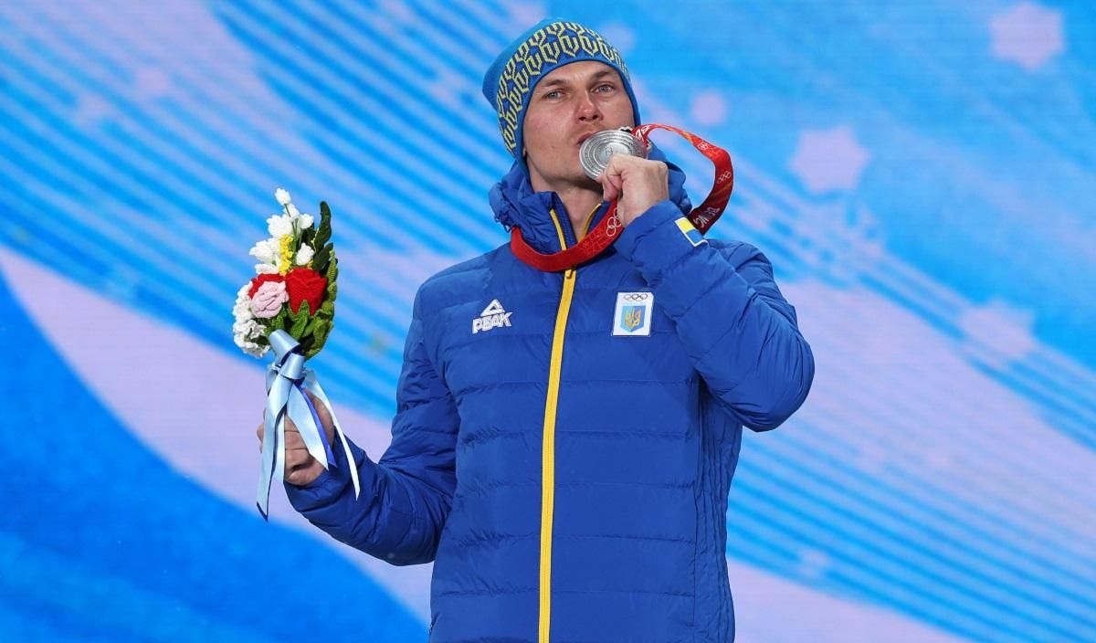 Церемонія нагородження Абраменка на Олімпіаді-2022: святкові фото та відео