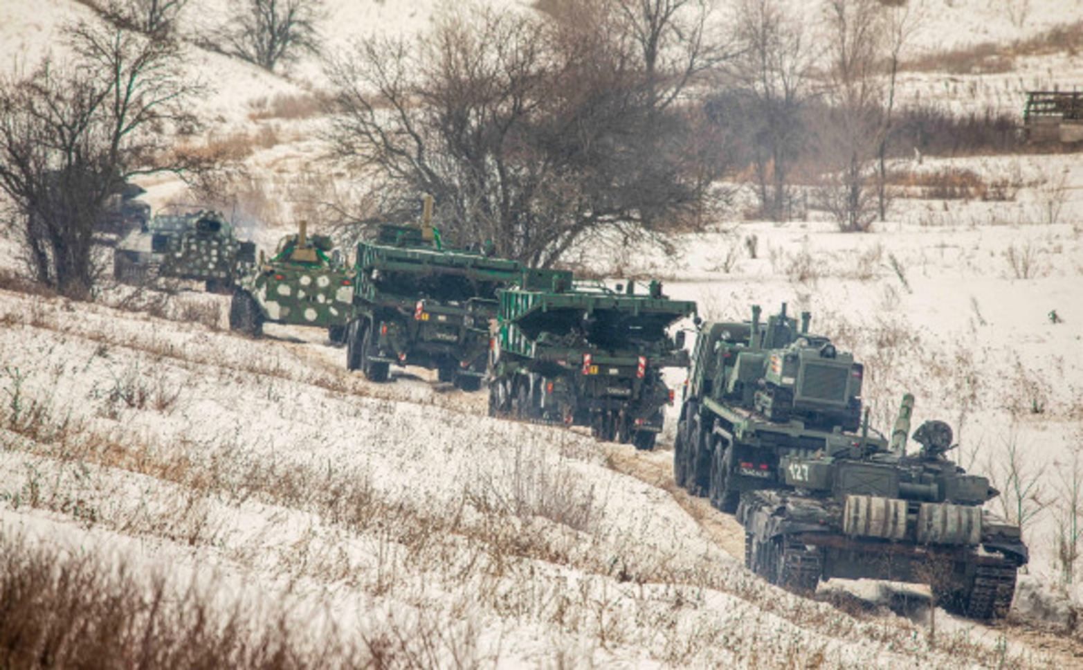 Россия говорит, что первый эшелон ее военных, которые были в Крыму, вернулся на место дислокации