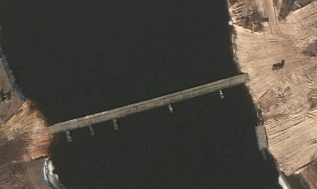 Недавно построенный в ключевой зоне Беларуси понтонный мост исчез
