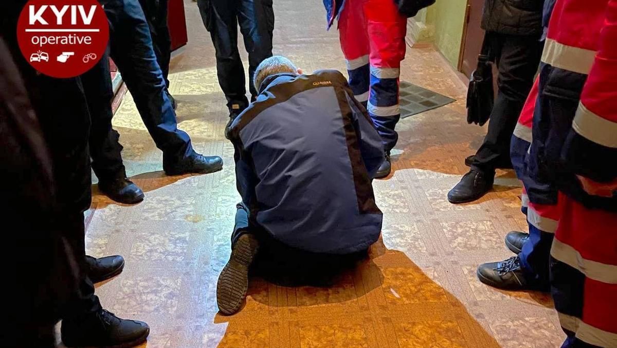 В Киеве пьяный мужчина бросался на полицию и обещал взорвать дом